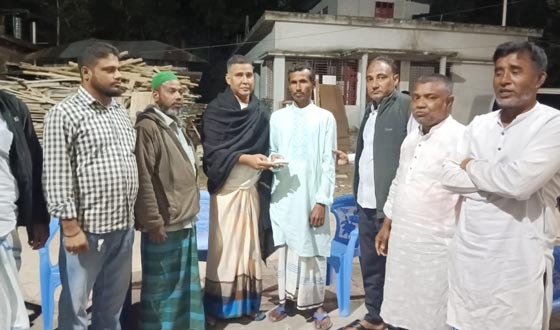 রাইসার পরিবারকে চেয়ারম্যানের আর্থিক সহায়তা