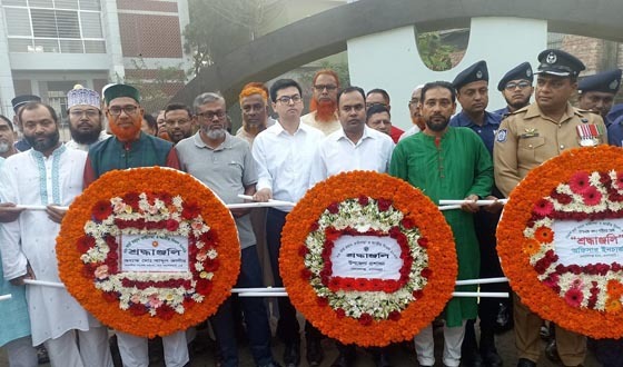 স্বাধীনতা দিবসে মোরেলগঞ্জে প্রথম প্রহরে বিজয়স্তম্ভে পুষ্পার্ঘ্য অর্পণ