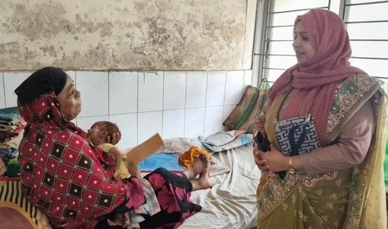 কালীগঞ্জে শিশুর পাশে ইউএনও রেজওয়ানা নাহিদ