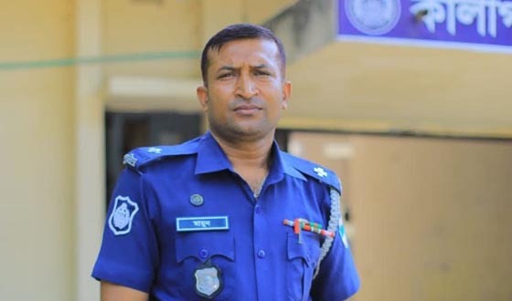 মোটরসাইকেল চালককে পেটানো এএসআই পুলিশ লাইনে ক্লোজড
