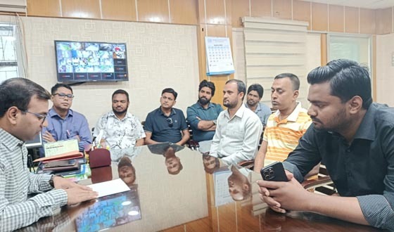 গোমস্তাপুরে পেট্রোল পাম্প মালিকদের নিয়ে ইউএনওর মতবিনিময়