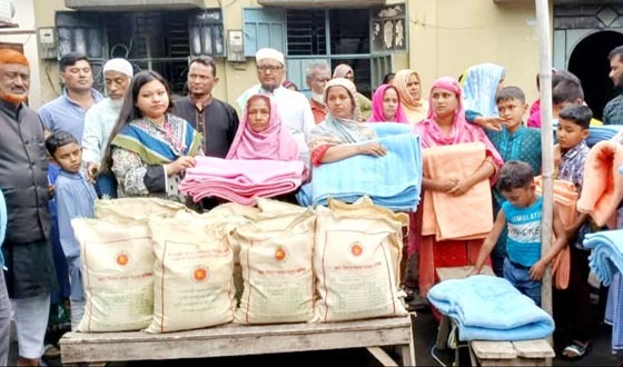 সৈয়দপুরে অগ্নিকাণ্ডে ক্ষতিগ্রস্ত পরিবারকে সহায়তা দিলেন ইউএনও