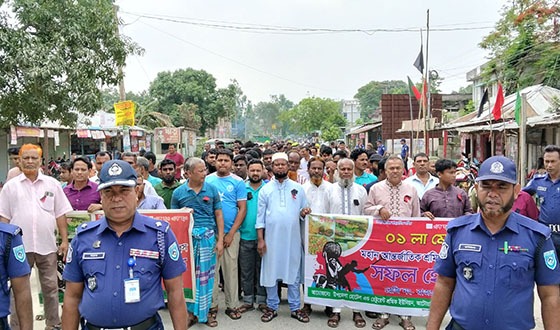 আটোয়ারীতে যথাযথ মর্যাদায় মে দিবস পালিত