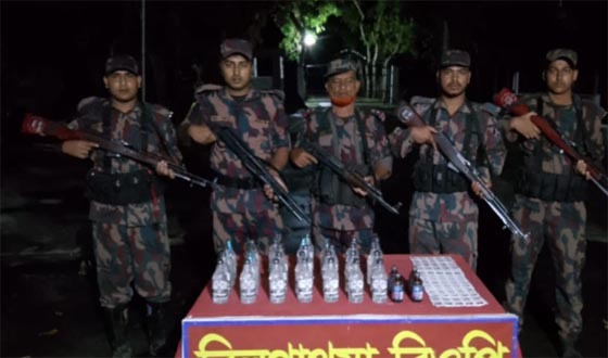 দৌলতপুর সীমান্তে মাদক ও ঔষধ উদ্ধার