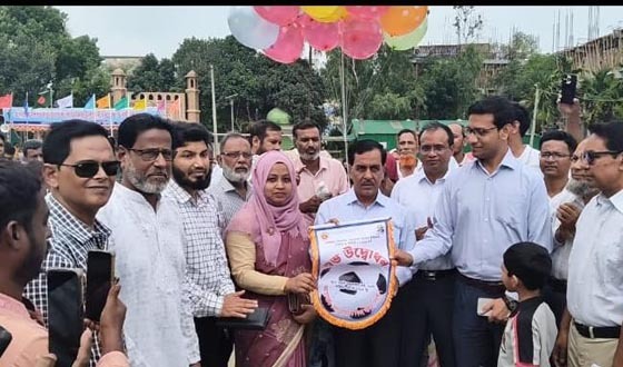 নওগাঁয় গোল্ডকাপ ফুটবল টুর্নামেন্ট শুরু