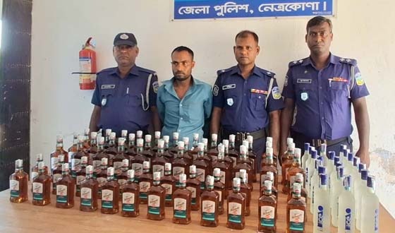দুর্গাপুরে মদসহ কারবারি আটক