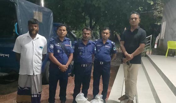 দেবহাটায় আটককৃত ভারতীয় রেনু খালে অবমুক্ত