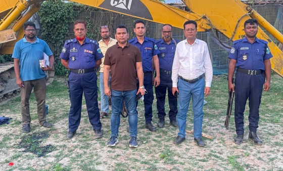বাগমারায় অবৈধ পুকুর খননের বিরুদ্ধে ভ্রাম্যমাণ আদালতের অভিযান