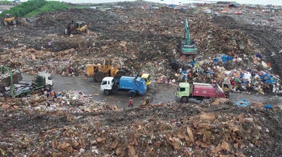 সক্ষমতা শেষ, তবুও চলছে বর্জ্য ফেলা