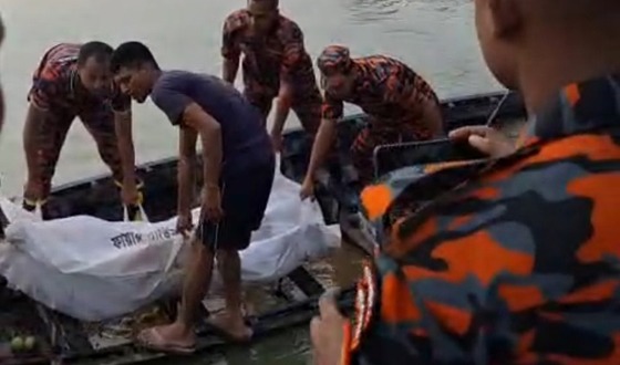 নৌকা ডুবে নিখোঁজের ১৮ ঘন্টা পর শিক্ষার্থীর মরদেহ উদ্ধার