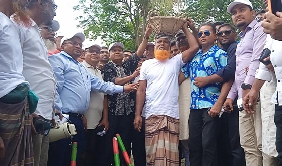 দীর্ঘ ৪৫ বছর পর কলাপাড়ায় স্বনির্ভর খাল আবার খনন শুরু