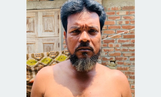 নিজের বুদ্ধিমত্তায় ছিনতাইকারীর কবল থেকে বেঁচে গেলেন ব্যবসায়ী