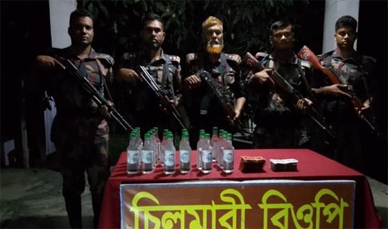 দৌলতপুর সীমান্তে মদ, ওষুধ, জিরা ও কীটনাশক উদ্ধার