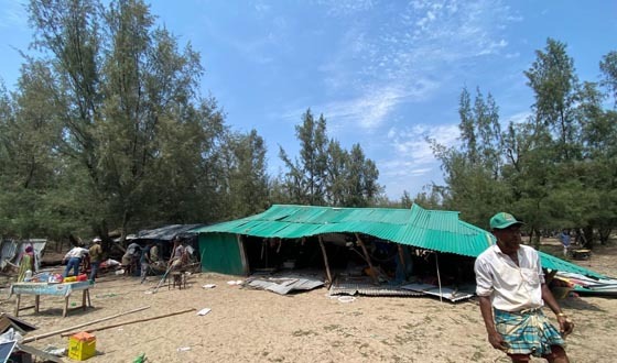 অবৈধ কটেজ-রিসোর্ট গুঁড়িয়ে দিল প্রশাসন