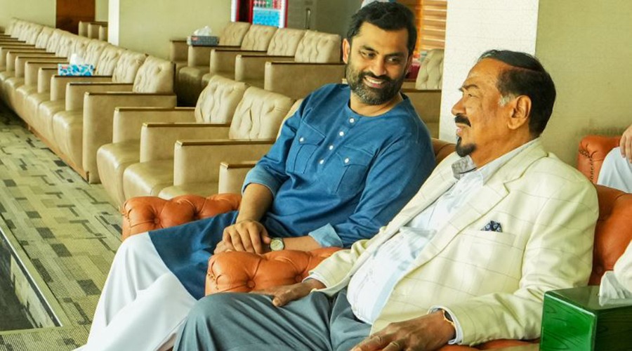 বাংলাদেশ-পাকিস্তান টেস্ট দেখতে মাঠে গেলেন স্পিকার