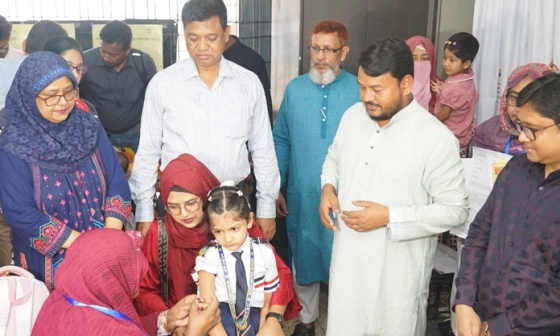 রাসিকের নির্ধারিত লক্ষ্যমাত্রার চেয়েও বেশি সংখ্যক শিশুকে টিকা প্রদান