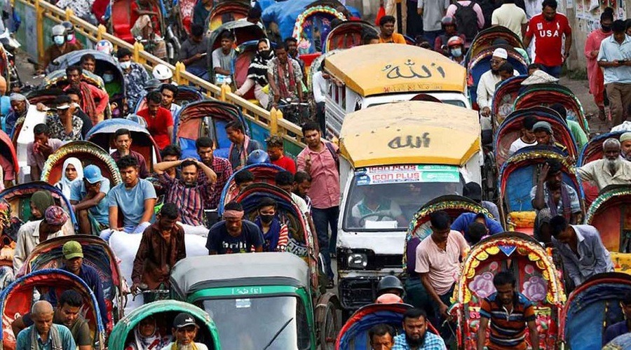 পার্কিং অব্যবস্থাপনা আর অবৈধ কাউন্টার বাড়াচ্ছে ঢাকার যানজট
