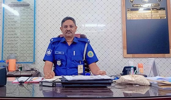 আগৈলঝাড়ায় মাদক নির্মূলে অঙ্গীকারবদ্ধ ওসি মাসুদ খান