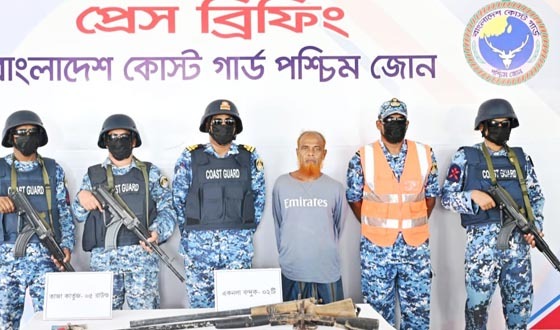 সুন্দরবনের জলদস্যু দলের প্রধান গ্রেপ্তার, অস্ত্র ও গোলাবারুদ উদ্ধার