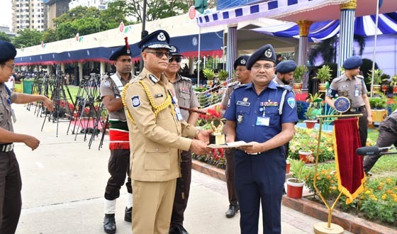 সারাদেশে অস্ত্র উদ্ধারে ৩য় ও মাদক উদ্ধারে ২য় স্থান অর্জন কুমিল্লা