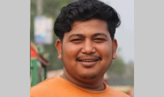 কুমিল্লা কুকুরকে বাঁচাতে গিয়ে নছিমন চালকের মৃত্যু