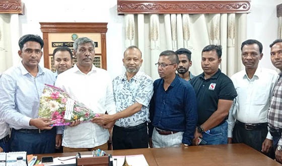 ফরিদপুর জেলা প্রশাসকের সঙ্গে মধুখালী প্রেসক্লাবের সাংবাদিকদের মতবিনিময়
