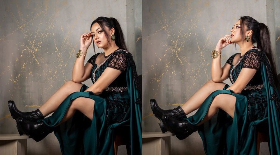 সবুজ পোষাকে নজর কাড়লেন দীঘি