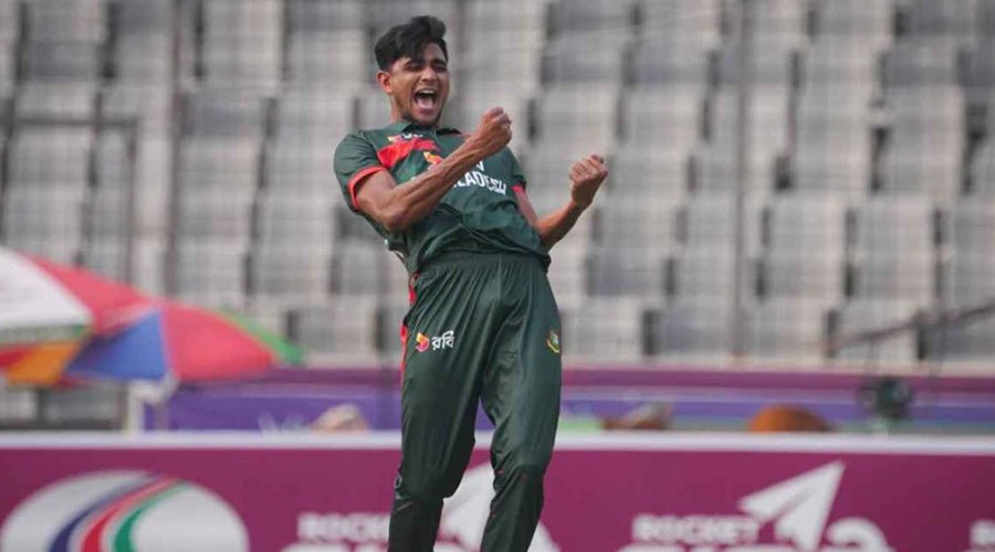 মাসসেরা ক্রিকেটারের পুরস্কার জিতলেন নাহিদ রানা
