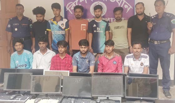 মান্দায় অনলাইন জুয়ার আসরে অভিযান, গ্রেপ্তার ১৫