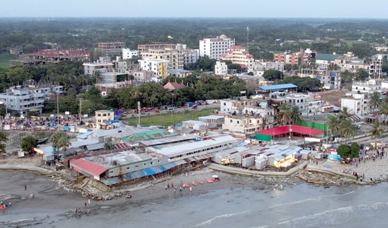 কুয়াকাটায় ভবনসহ সকল নির্মাণ চলছে ফ্রি-স্টাইলে