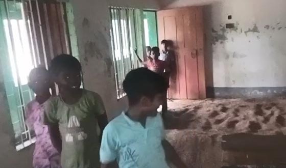 স্কুল ফিডিংয়ের নাস্তা যায় শ্রমিকদের পেটে