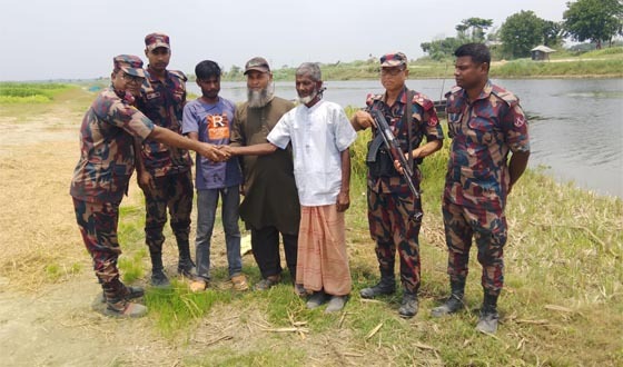 দৌলতপুরের মানসিক প্রতিবন্ধী যুবক ১৩ দিন পর ভারত থেকে ফিরলো