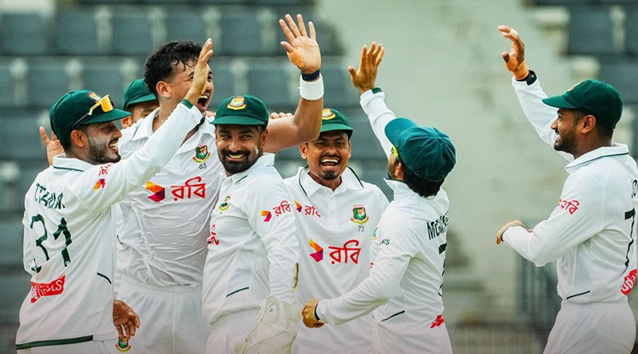 সিলেট টেস্টের দ্বিতীয় দিনে চালকের আসনে টাইগাররা