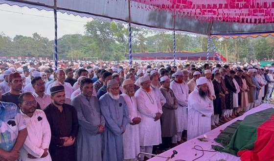 বাবা-মায়ের পাশেই চিরনিদ্রায় শায়িত হলেন সাবেক স্বাস্থ্য প্রতিমন্ত্রী মিজানুর রহমান সিনহা