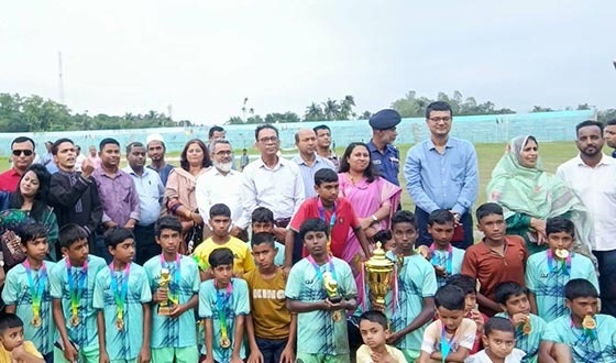শেরপুরে প্রাথমিক বিদ্যালয় গোল্ডকাপ ফুটবল টুর্নামেন্টের সমাপনী