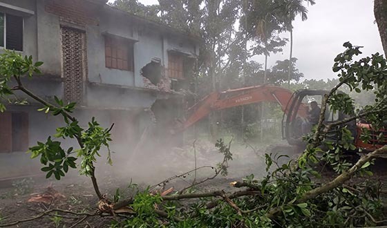শৈলকুপা-লাঙ্গল বাঁধ সড়কের পাশে পাঠানপাড়া এলাকায় অবৈধ স্থাপনা উচ্ছেদ