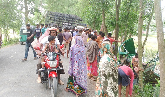 গাইবান্ধায় পিকআপ-অটোরিকশা সংঘর্ষে নিহত ২, আহত ৫