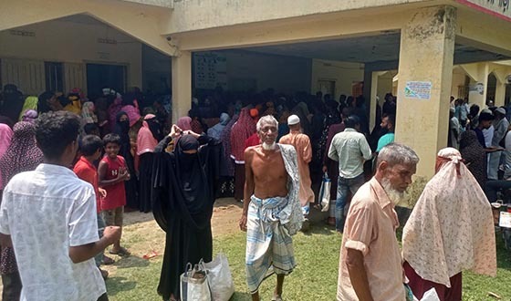 ঈদুল আযহা উপলক্ষে কাউখালীতে ভিজিএফের চাল বিতরণে অনিয়ম