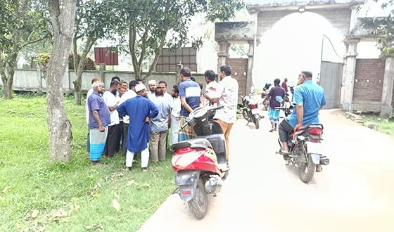 গাংনীতে দরিদ্রদের চালের ভাগ নিয়ে ইউপি সদস্যদের উপর হামলা, অভিযোগ জামায়াতের বিরুদ্ধে