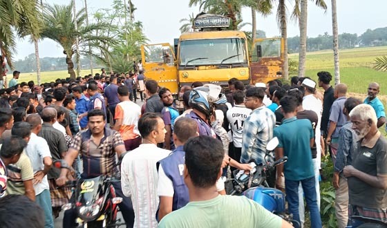 কালীগঞ্জে সড়কে দাড়িয়ে থাকা ট্রাকের কেবিন থেকে চালকের লাশ উদ্ধার