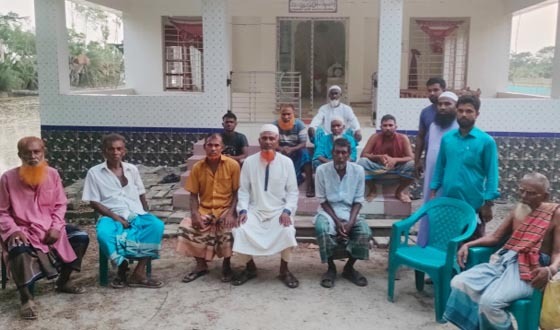 বড়দলে আইনে শ্রদ্ধাশীল হাজী সুকুর আলীর বিরুদ্ধে ষড়যন্ত্রে হতাশ এলাকাবাসী