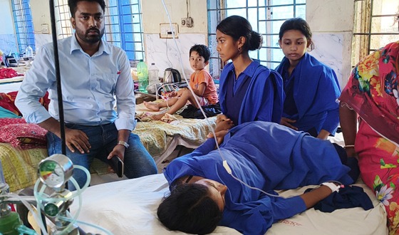 চিতলমারীতে অজানা রোগে আক্রান্ত ১৪ শিক্ষার্থী
