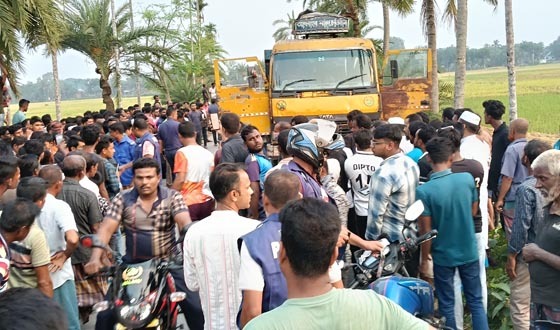 কালীগঞ্জে সড়কে দাড়িয়ে থাকা ট্রাকের কেবিন থেকে চালকের লাশ উদ্ধার