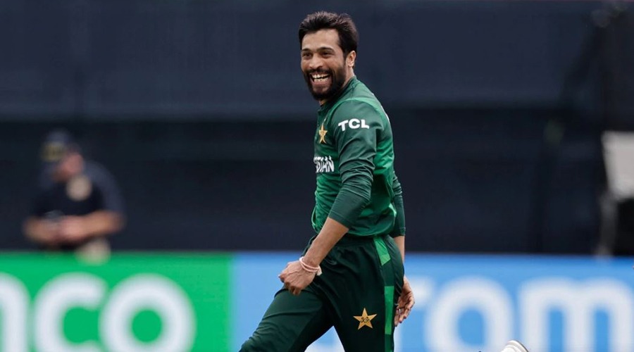 যুক্তরাজ্যের নাগরিক হলেন মোহাম্মদ আমির
