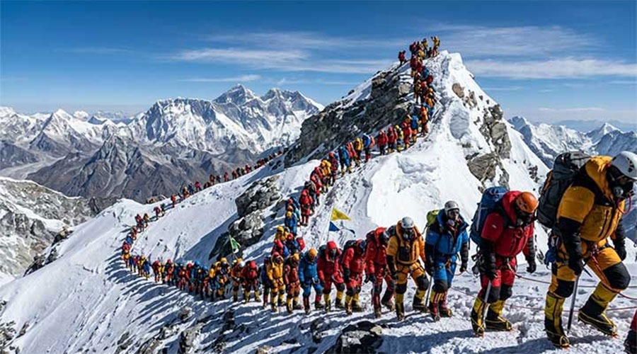 একদিনে ২৭৪ আরোহীর এভারেস্ট জয়, নতুন ইতিহাস