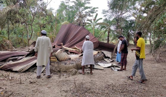 মোরেলগঞ্জে অগ্নিকান্ডে বসতঘর পুড়ে ছাই, থানায় অভিযোগ
