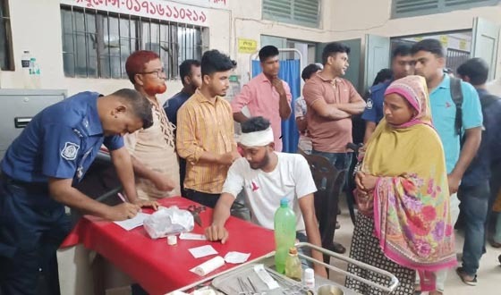 ছুরিকাঘাত করে দেড় লাখ টাকা ছিনতাই