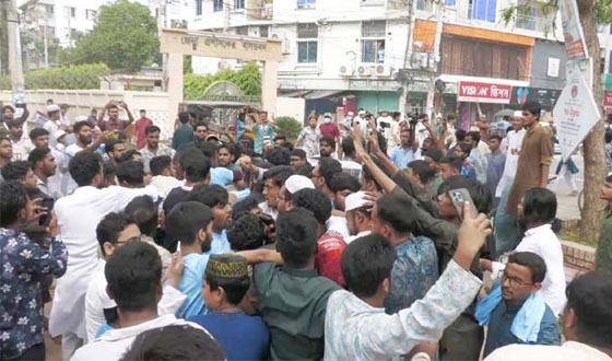 ঝিনাইদহে নাসীরুউদ্দীন পাটওয়ারীর ওপর হামলা