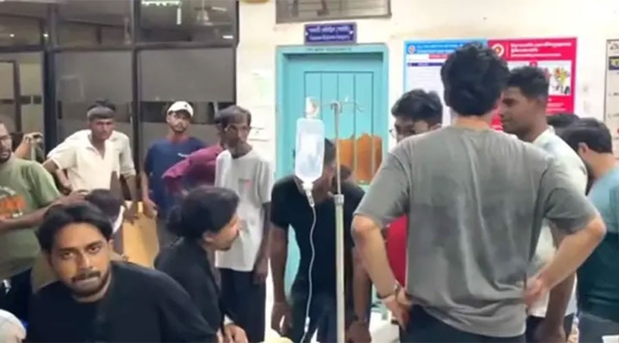 কক্সবাজারে ফিলিং স্টেশনে তেল নিয়ে সংঘর্ষ, আহত ৪ পর্যটক