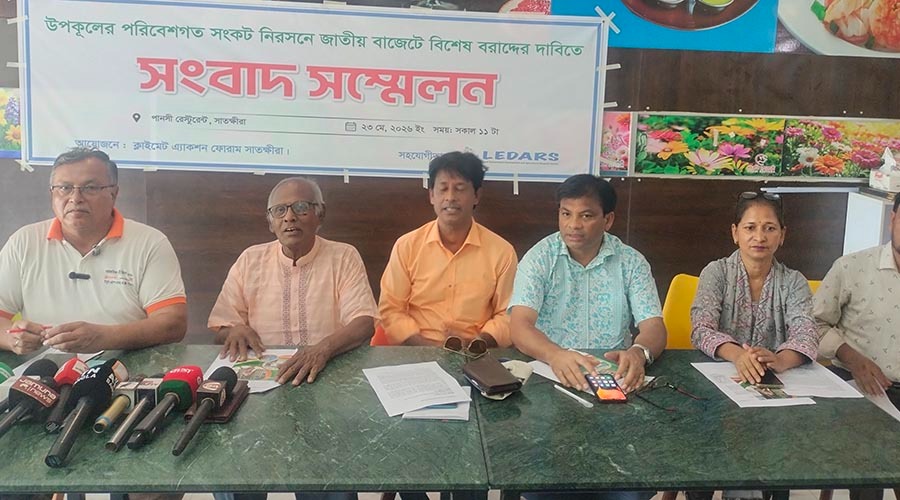 ভাঙছে বাঁধ, বাড়ছে লবণাক্ততা: উপকূলে ত্রাহি অবস্থা